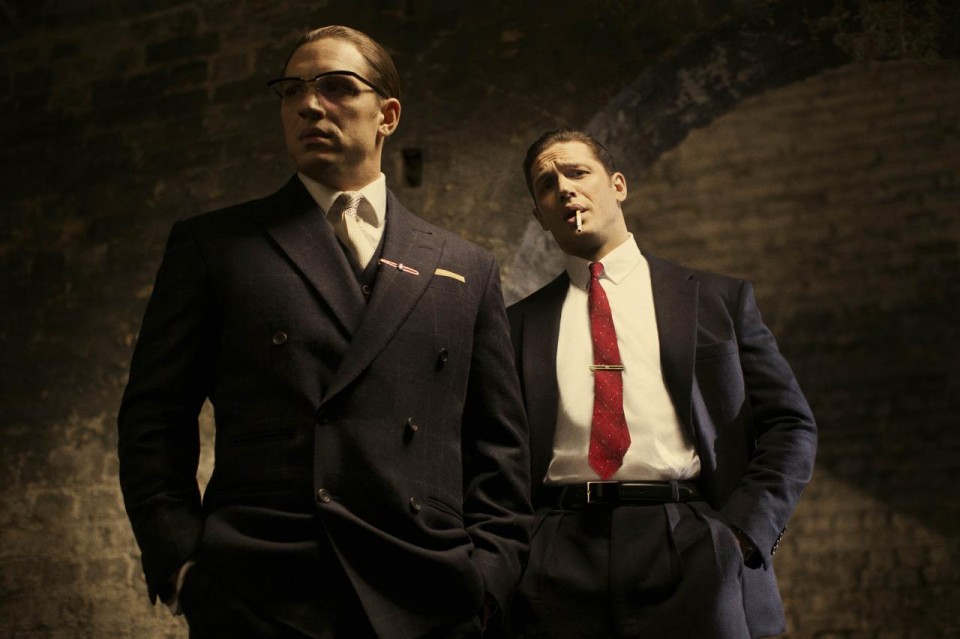 Legend : Photo de Tom Hardy en frères Kray